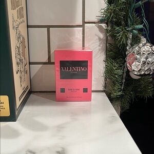 Valentino Donna Intense in Pink Box